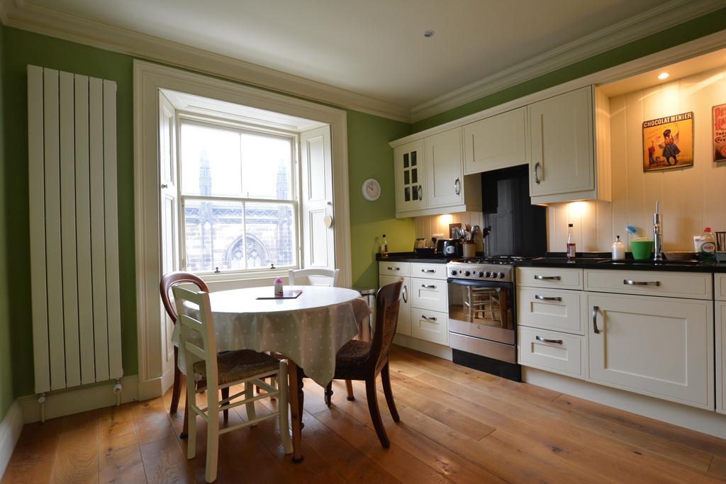 Royal Mile Elegance - Space & Luxury Apartment Edinburgh Exterior photo