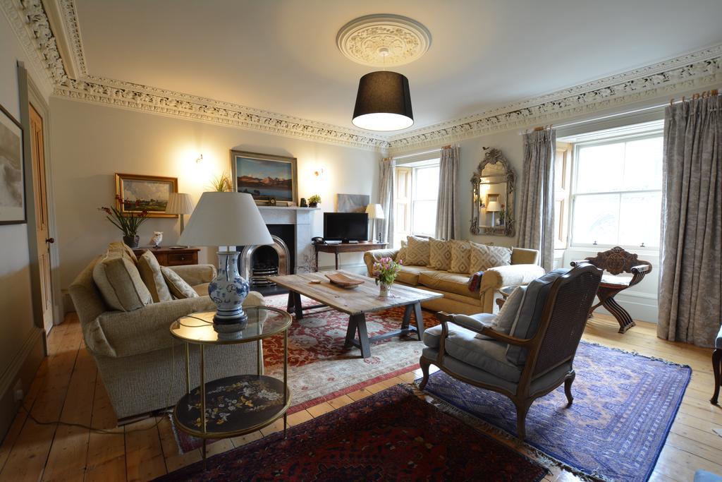 Royal Mile Elegance - Space & Luxury Apartment Edinburgh Exterior photo